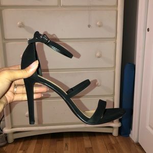 Black Strapped Heels🖤